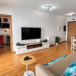 شقة 5 Min From The Station - Relax & Comfort - *