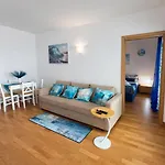 5 Min From The Station - Relax & Comfort - شقة