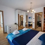 5 Min From The Station - Relax & Comfort - شقة