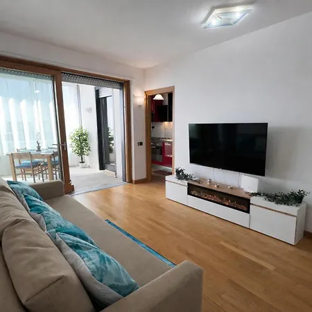 5 Min From The Station - Relax & Comfort -